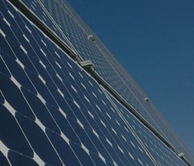 ESKA bietet der Branche Erneuerbare Energien die passenden Sicherungen.